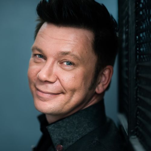 Jarkko Honkanen hymyileväisenä.