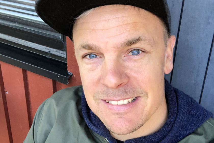 SIniverkkarimies, eli suosittu tubettaja Tero Heikkilä.
