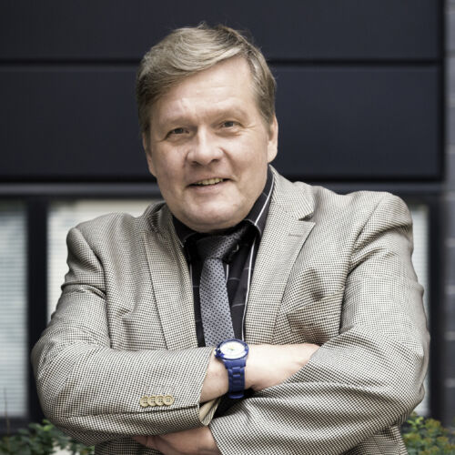Juontaja Lauri Karhuvaara