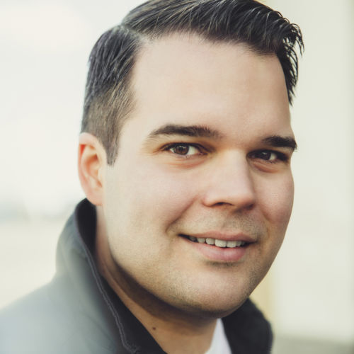 Mikael Konttinen lähikuvassa.