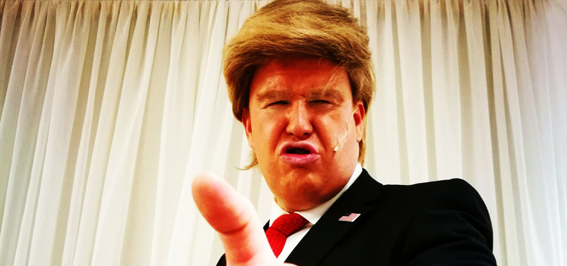 Mikko Penttila, eli Suomen Donald Trump -hahmo.