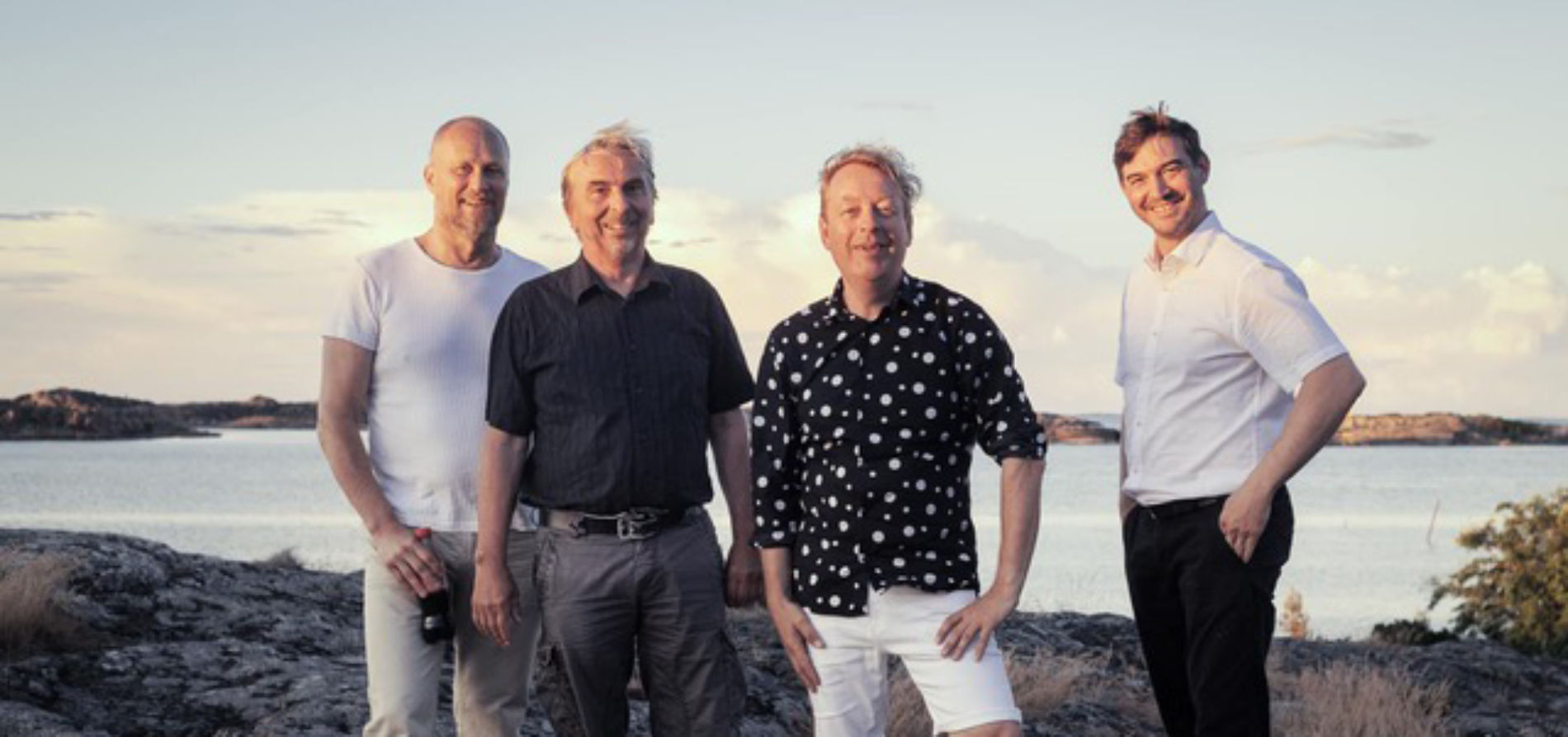 Moonlighters, svenskspråkig band