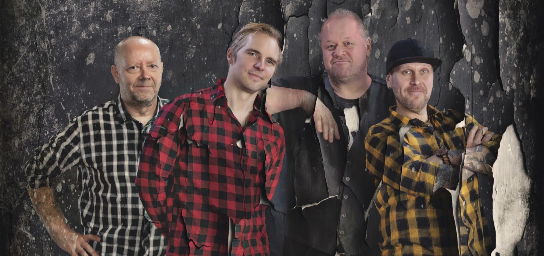 Onnenkerjäläiset rivissä seisomassa.